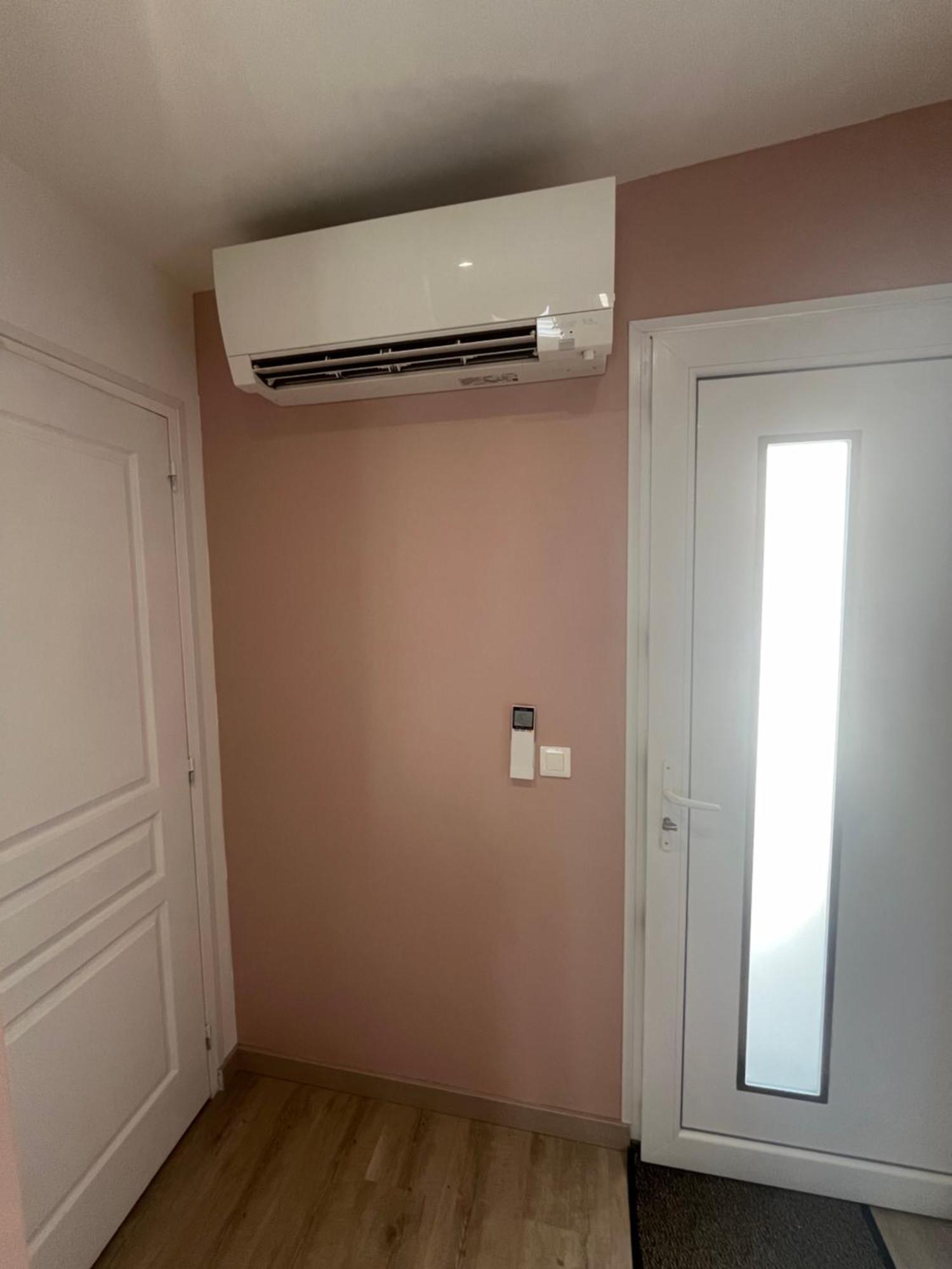 Appartement Dependance Prive à Saint-Thibault-des-Vignes Extérieur photo