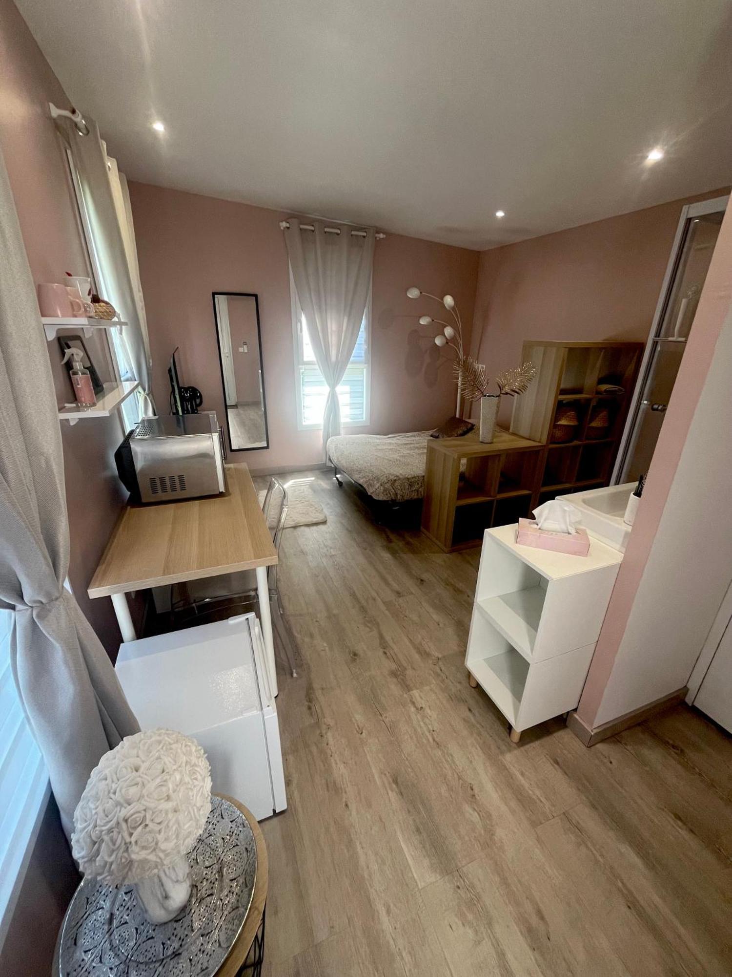 Appartement Dependance Prive à Saint-Thibault-des-Vignes Extérieur photo